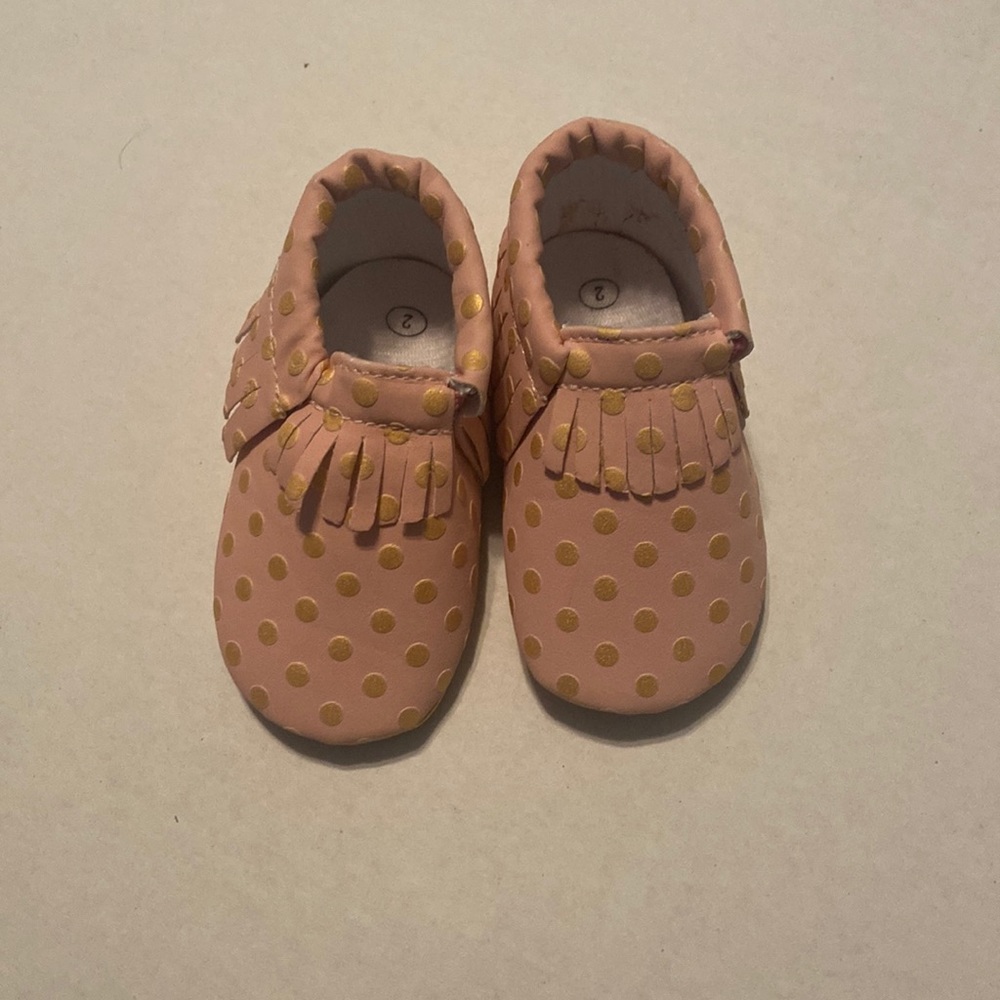 Baby moccasins- pink and gold dot